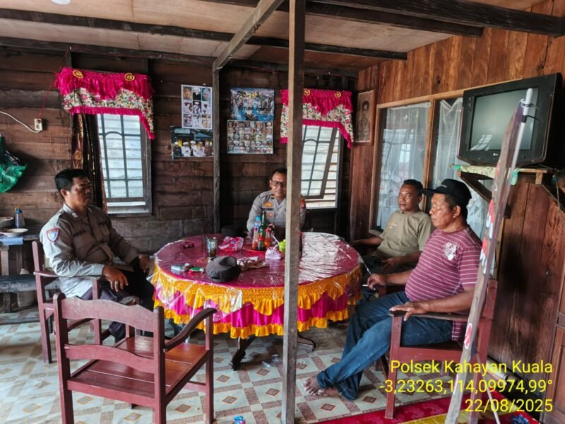 Gelar Jumat Curhat, Polsek Kahayan Kuala dengarkan Keluhan dan Harapan Masyarakat Desa Bahaur hilir Kec.Kahayan Kuala