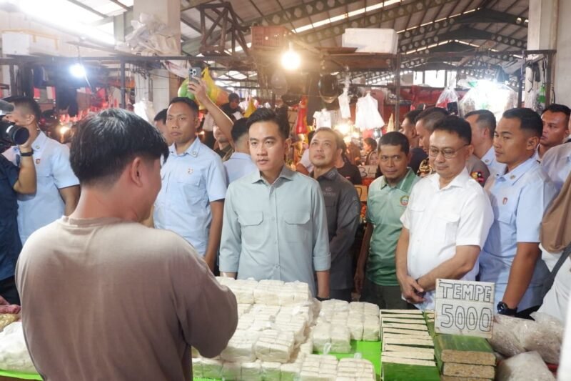 Wali Kota Pontianak Dampingi Wapres Gibran Tinjau Pasar Flamboyan, Pastikan Harga dan Stok Bahan Pokok Terkendali