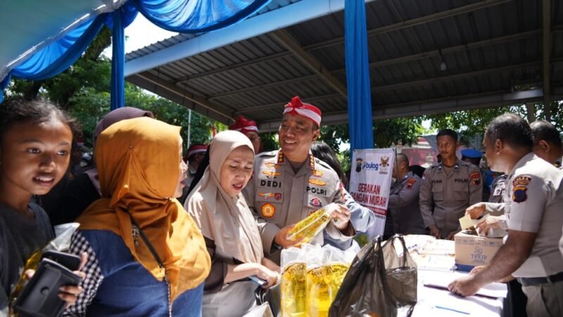 Wakapolri Beri, Perhatian Khusus Kepada Biarawati dan Lansia Saat Bakti Sosial di Polsek Genuk