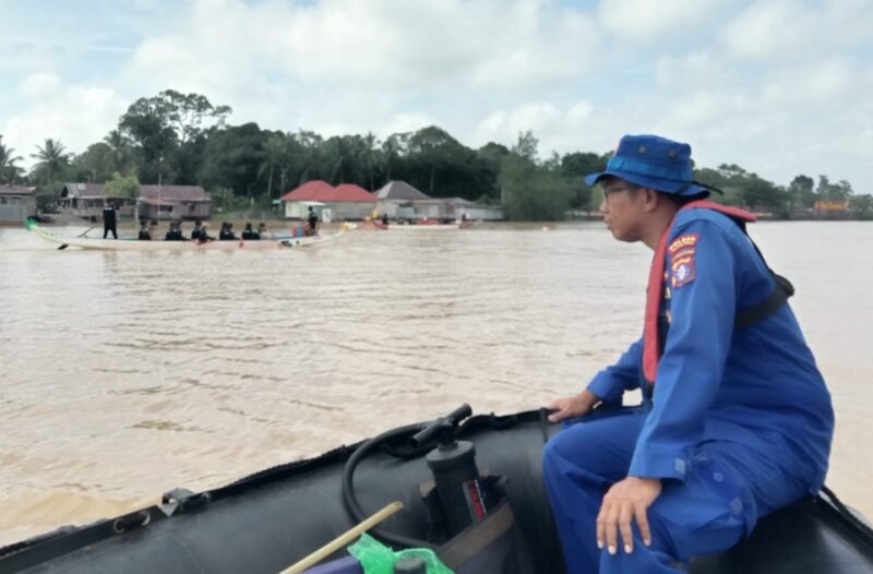 Satpolairud Polres Pulang Pisau Kawal Ketat Keselamatan Peserta dan Penonton Lomba Perahu Naga