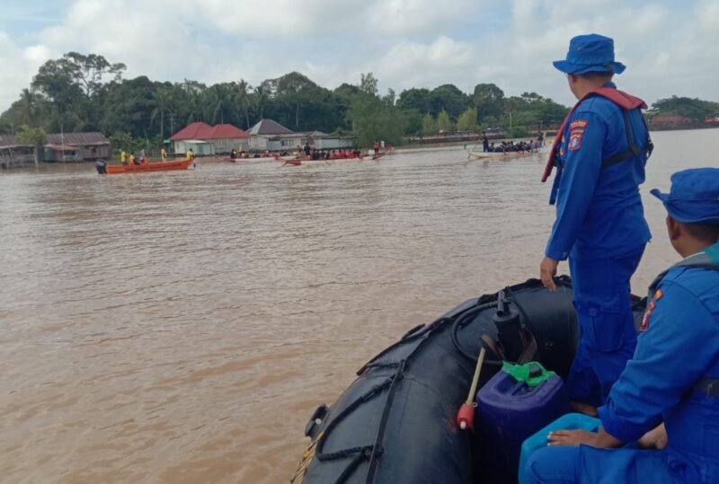 Lakukan Pengamanan di Air, Satpolairud Polres Pulang Pisau Pastikan Final Perahu Naga Berjalan Aman