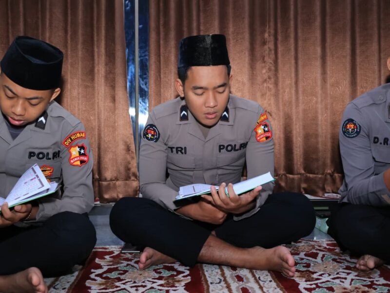 Divhumas Polri Tebar Keberkahan, Lewat Pengajian dan Khataman Rutin