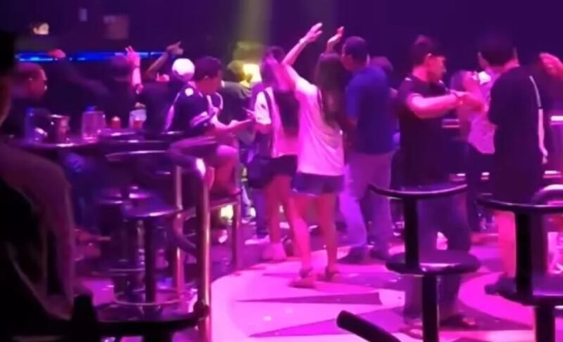 Mesin Uang Industri Hiburan Malam