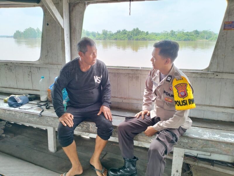 KANIT BINPOLMAS MELAKSANAKAN KEGIATAN SAMBANG POLISI RW UNTUK PERKUAT KEMITRAAN DENGAN MASYARAKAT