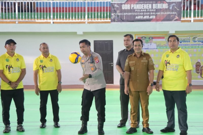 Kapolres Pulang Pisau Hadiri Pembukaan Turnamen Sepakbola dan Voli Bupati Cup 2025, Dukung Semangat Sportivitas dan Persatuan