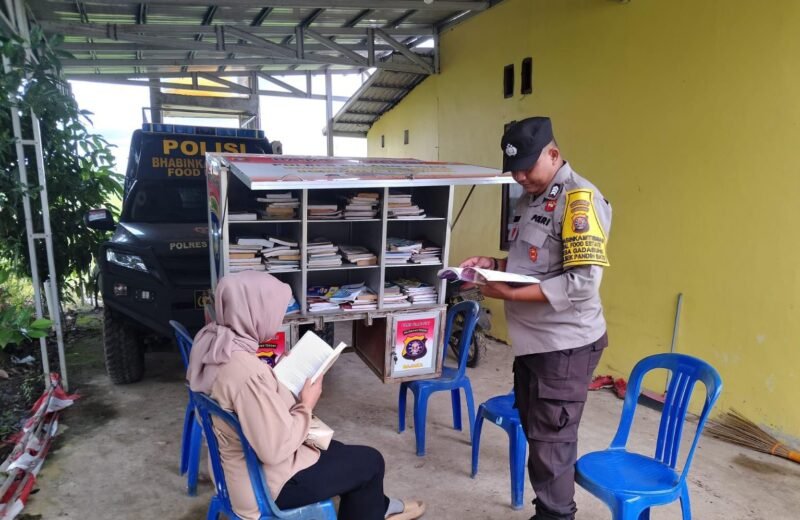 Budayakan baca Satbinmas Polres Pulang Pisau melalui bhabinkamtibmas melaksanakan perpustakaan keliling (Bajaka) Ke Pedesaan wilayah Kabupaten Pulang Pisau, Selasa (26/08/2025).