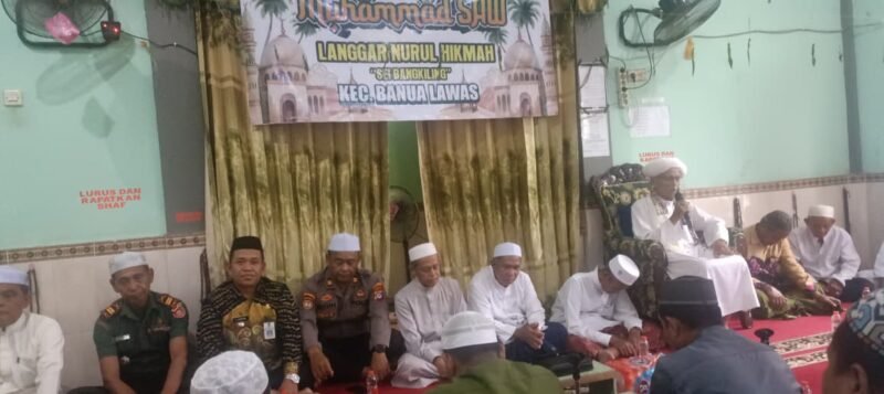 Sinergi TNI dan Masyarakat: Danramil Banua Lawas Ikuti Peringatan Maulid Nabi di Desa Bangkiling