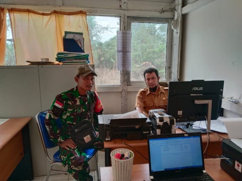 Jalin Kemanunggalan TNI Rakyat Babinsa Suah Api Komsos Bersma Perangkat Desa