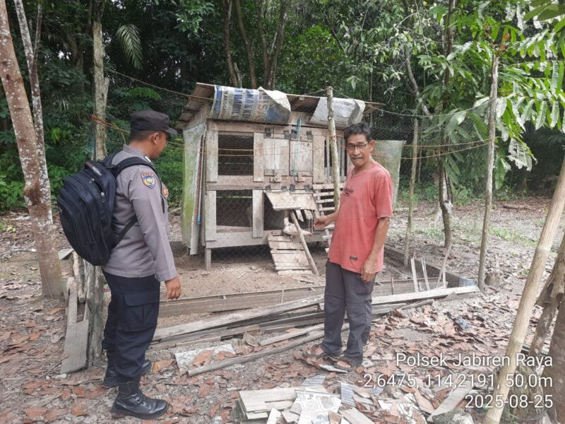 Personel Sat Binmas Lakukan Sambang Dan Berikan Himbauan Kamtibmas Kepada Masyarakat