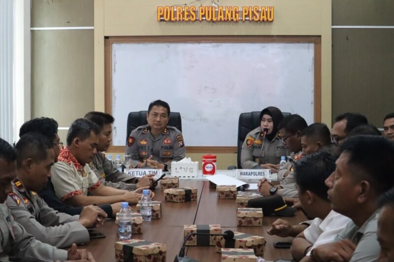 Polres Pulang Pisau Bersama Bidkum Polda Kalteng Sosialisasikan KUHP Baru dan Perkap 2025