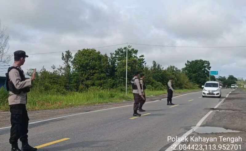 Antisipasi Kejahatan, Polsek Kahayan Tengah Razia Sajam, Pungli, dan Narkoba di Jalur Bukit Rawi