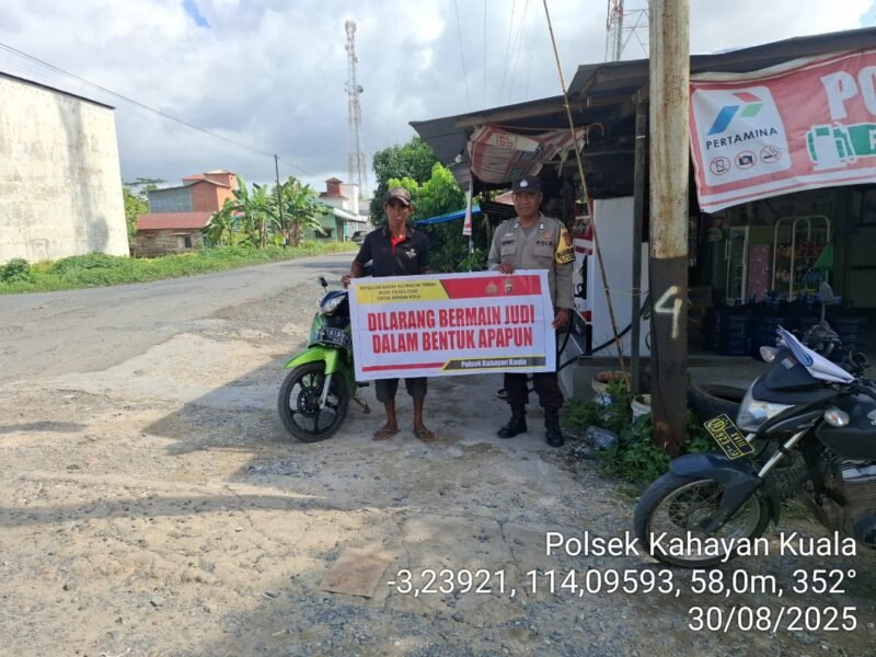 Personil Polsek Kahayan Kuala secara masif lakukan giat himbauan Stop dan Larangan bermain Judi Online.