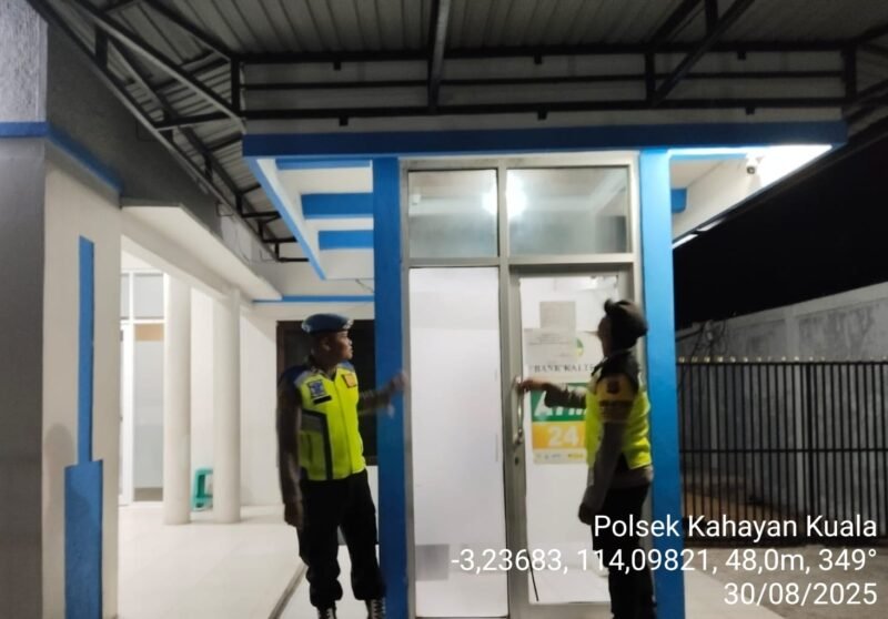 Rutinitas Personil Polsek Kahayan Kuala melaksanakan kegiatan Patroli Kamtibmas pada malam hari guna cegah terjadinya bahaya tindak kejahatan, Kali ini dengan sasaran Objek Vital dan fasilitas Umum juga daerah rawan Kejahatan, guna cipta Sitkamtibmas yang aman terkendali.