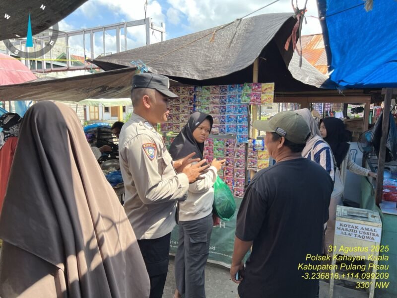 Personel Polsek Kahayan Kuala menyampaikan pesan Kamtibmas, dan Himbauan kamtibmas