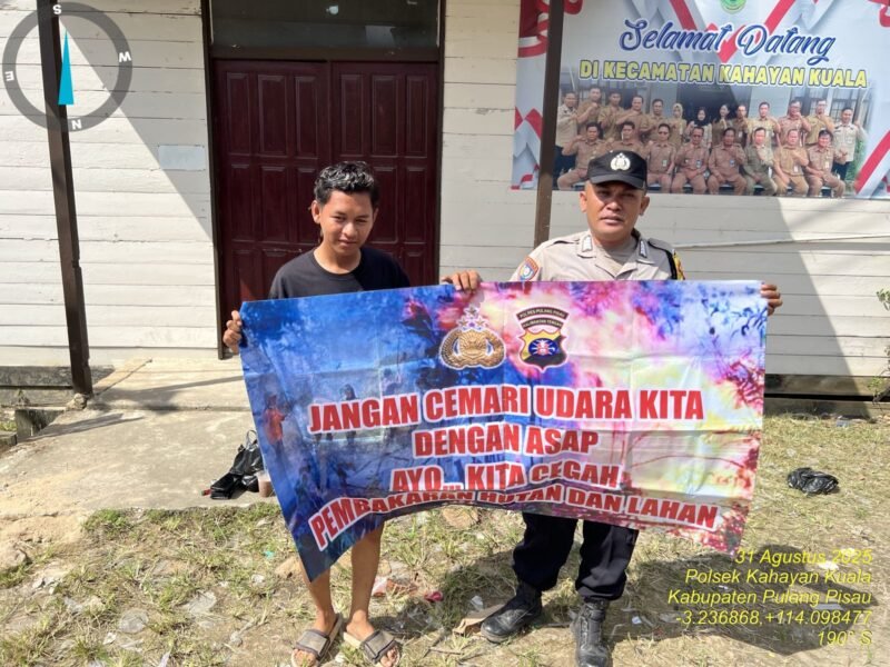 Personel Polsek Kahayan Kuala sambangi warga dan Memberikan himbauan Tentang Larangan Membakar hutan dan lahan.