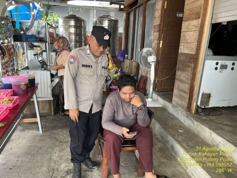 Personel Polsek Kahayan Kuala menyampaikan pesan Kamtibmas, dan Himbauan kamtibmas