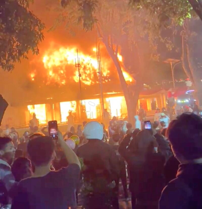 ILUSTRASI PENJARAHNYA: Foto Abi gila Angker