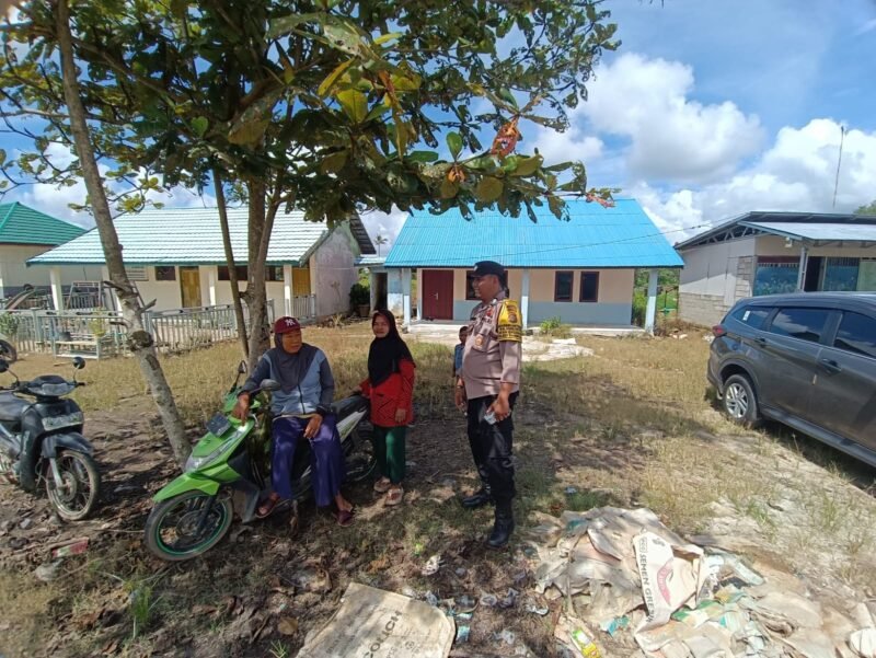 Bhabinkamtibmas sambang dan memberikan himbauan, kamtibmas Kepada warga Desa Gadabung