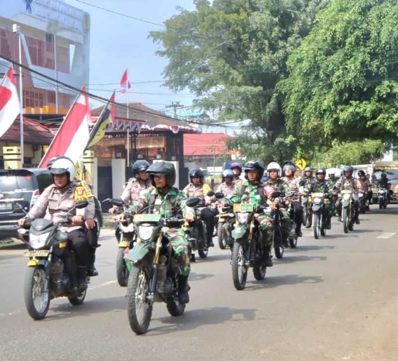 Patroli Gabungan TNI-Polri di HST, Perkuat Kebersamaan dan Kamtibmas