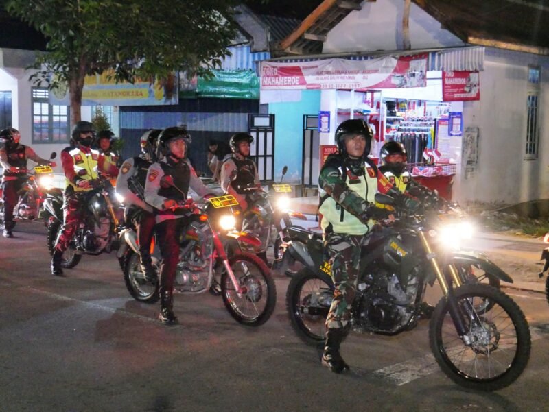 Ciptakan Kondusifitas Dan Keamanan Wilayah, Forkopimda Blitar Gelar Patroli Gabungan Sambangi Pam Swakarsa Di Tiap Kecamatan