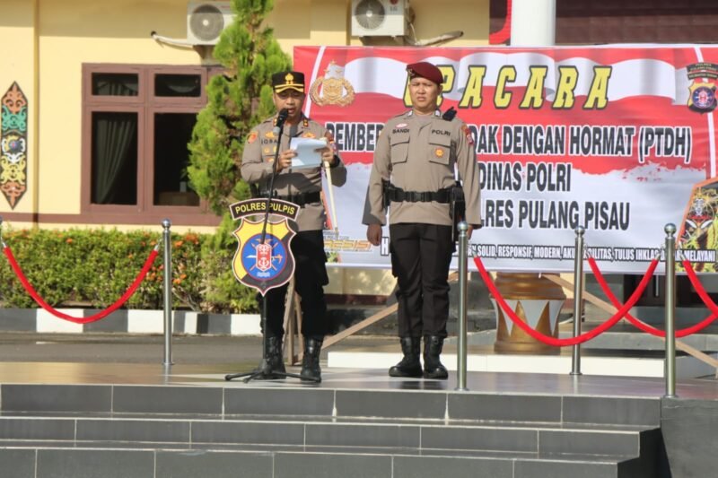 Polres Pulang Pisau Gelar Upacara Pemberhentian Tidak Dengan Hormat In Absensia