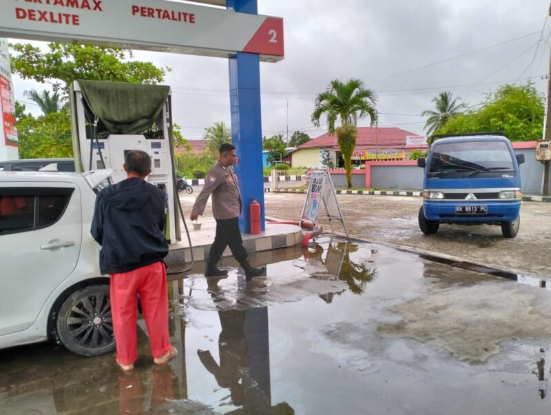 Personel Sat binmas Melaksanakan Giat Sambang Ke SPBU.
