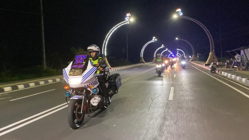 Kapolres Pulang Pisau Turun Langsung Patroli Malam Naik Motor, Pastikan Keamanan Pasca Unjuk Rasa