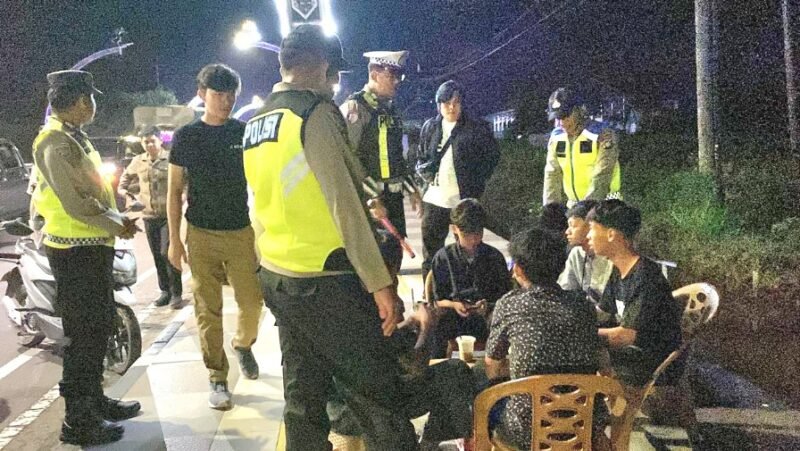 Kapolres Pulang Pisau Turun Langsung Patroli Malam Naik Motor, Pastikan Keamanan Pasca Unjuk Rasa