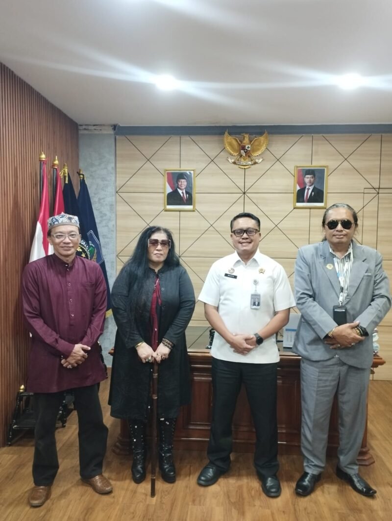 Ketua Presidium Forum Pers Independent Indonesia (FPII) Dra.Kasihhati didampingi Pengawas Dewan Pers Independen (DPI) Adv. Lilik Adi Gunawan,S.H., beserta Ustadz. Drs.Saiful Bahri,S.S.,Anggota Presidium FPII Bidang Syiar dan Dakwah berkunjung ke Rumah Tahanan Kelas I Jakarta Pusat,, Foto