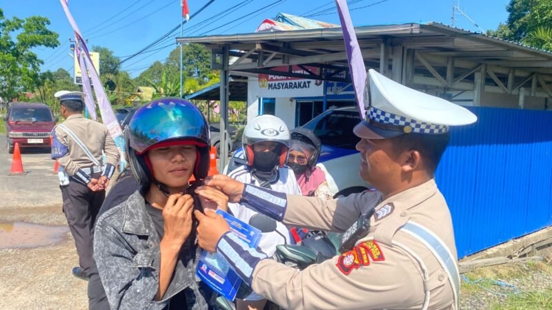 Satlantas Polres Pulang Pisau Sosialisasi Penggunaan Helm dengan Benar