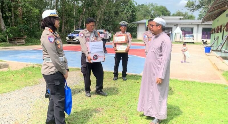 Peduli dan Bersinergi, Sat Lantas Polres Pulang Pisau Sambangi Pesantren di Momen Maulid Nabi
