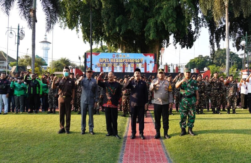 Walikota Blitar Bapak Syauqul Muhibbin, S.H.I, bersama jajaran Forkopimda dan berbagai elemen masyarakat. Foto: bib