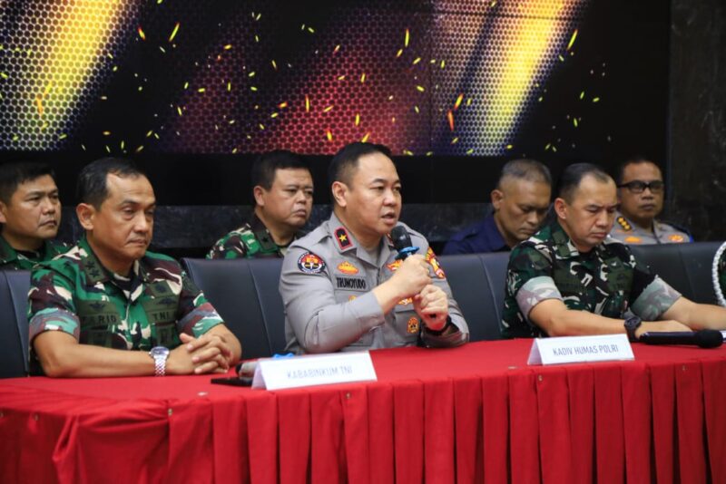 TNI dan Polri tidak hanya sebatas simbolik, tetapi diwujudkan melalui langkah nyata di lapangan,(Foto: bib TargatNews.ID/sip)