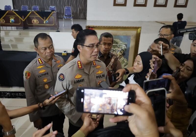 Kepolisian Daerah Jawa Timur (Polda Jatim) secara tegas mengungkap dan menindak pelaku aksi anarkis yang terjadi pada 29–31 Agustus 2025 di Kota Surabaya.(Foto: bib/TargetNews.id)