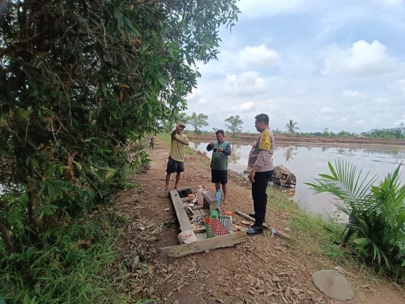 Bhabinkamtibmas Sambangi Warga sekaligus Sisipkan Pesan Kamtibmas
