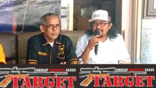 Foto: Ketua DPW Partai Ummat Jatim Drs. H. Abdul Azis, A.H., (kanan) bersama calon Ketua DPD Partai Ummat Kota Surabaya, H. Subaidi, S.E., S.H., seorang advokat (kiri).