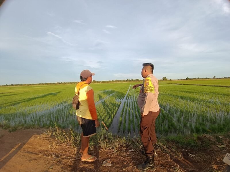 Wujud Kedekatan Dengan Masyarakat, Bhabinkamtibmas Aktif Sambangi Warga Desa Binaanya