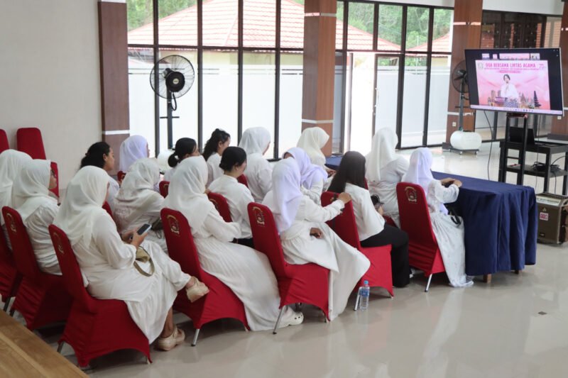 Doakan Keselamatan dan Kedamaian Bangsa, Bhayangkari Pulang Pisau Ikuti Doa Lintas Agama Virtual Serentak se-Indonesia