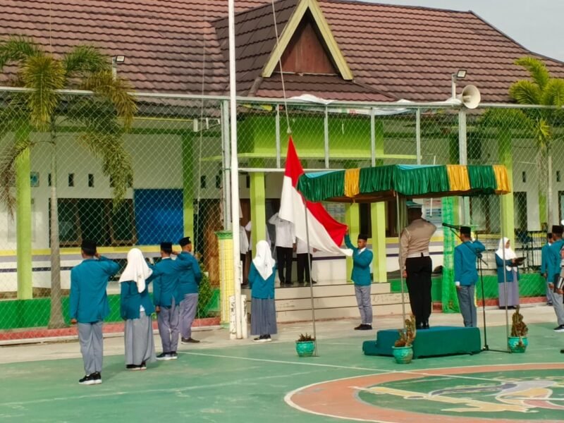 Bangun Budaya Tertib Sejak Dini, Satlantas Polres Pulang Pisau Irup di SMA dan MAN Serta Bagikan Alat Gakturlalin