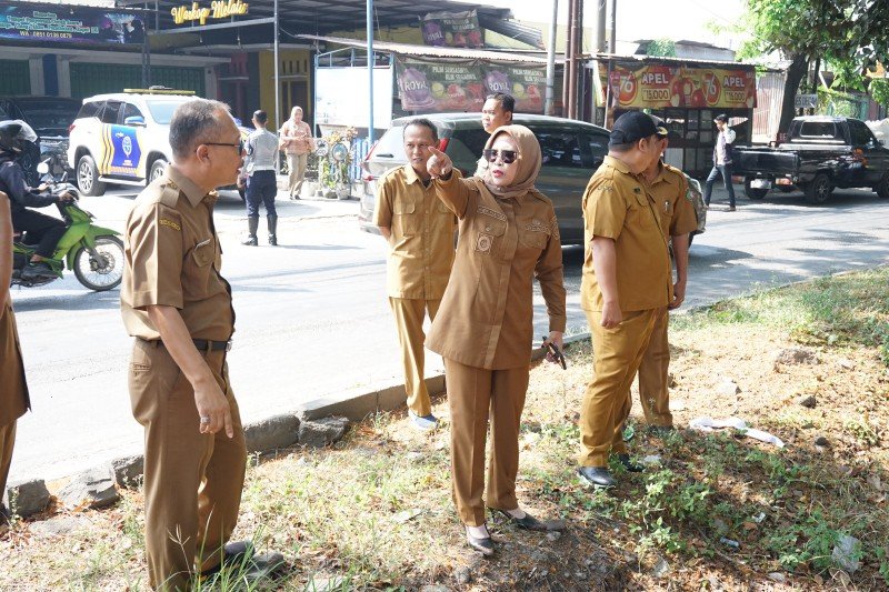 Wabup Sidoarjo Sidak Rencana Betonisasi Jalan Lingkar Timur Sepanjang 1,8 Km,[Foto: Antok TargetNews.id)
