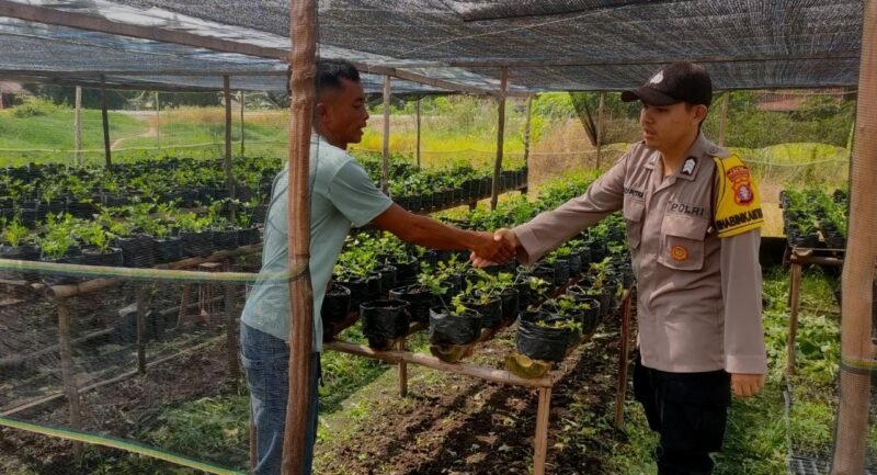 Personel Polsek Maliku Sosialisasi Kepada Masyarakat Kecamatan Maliku, Foto: Bib TargetNews.id