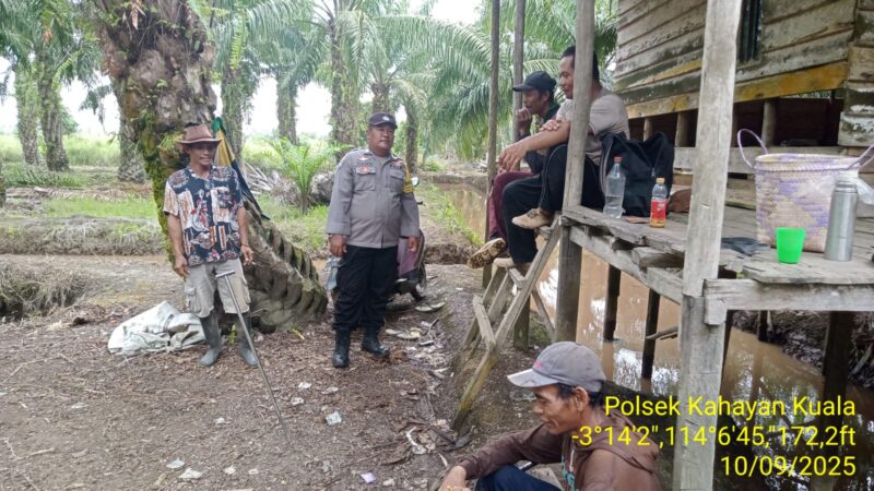 Personel Polsek Kahayan Kuala menyampaikan pesan Kamtibmas, dan Himbauan kamtibmas