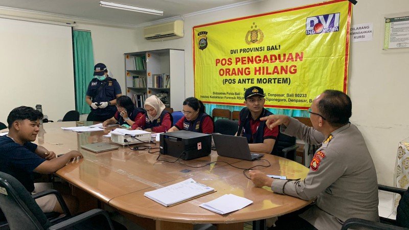 Foto: Polri Siapkan Bantuan dan Trauma Healing untuk Korban Banjir dan Longsor