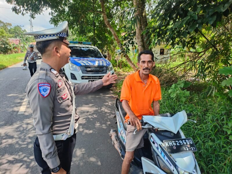 Satlantas Polres Pulang Pisau Beri Tindakan ke Pengendara Tak Gunakan Helm