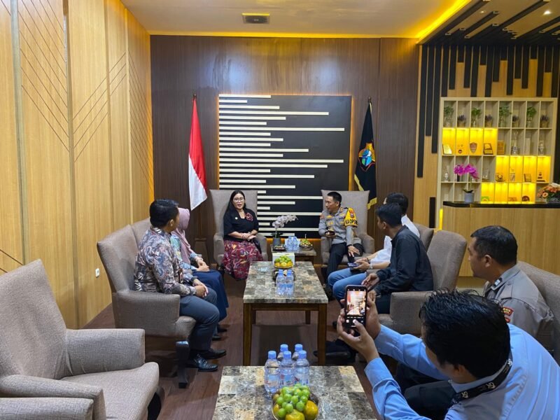 Otoritas Jasa Keuangan (OJK) Kediri dan Polres Kediri Kota Polda Jatim sepakat untuk mempererat sinergi, Foto: Bib Gila/TargetNews.id