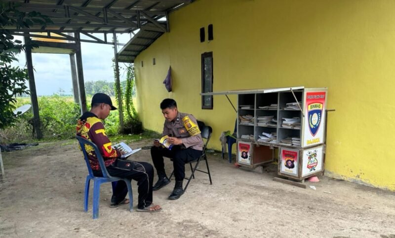 Budayakan baca Satbinmas Polres Pulang Pisau melalui bhabinkamtibmas melaksanakan perpustakaan keliling (Bajaka) Ke Pedesaan wilayah Kabupaten Pulang Pisau, Kamis (11/09/2025).