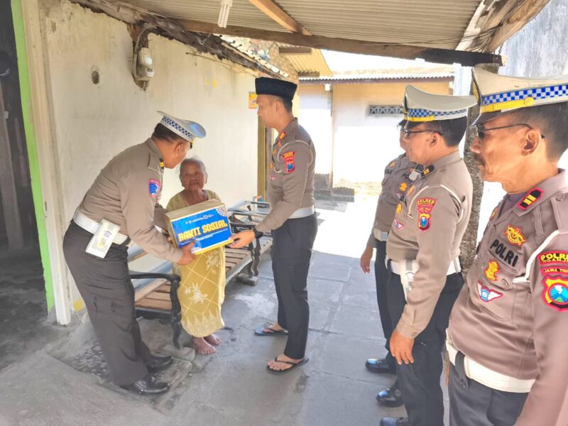 Satlantas Polres Nganjuk Gelar Bakti Sosial, Peringati HUT Lalu Lintas ke-70