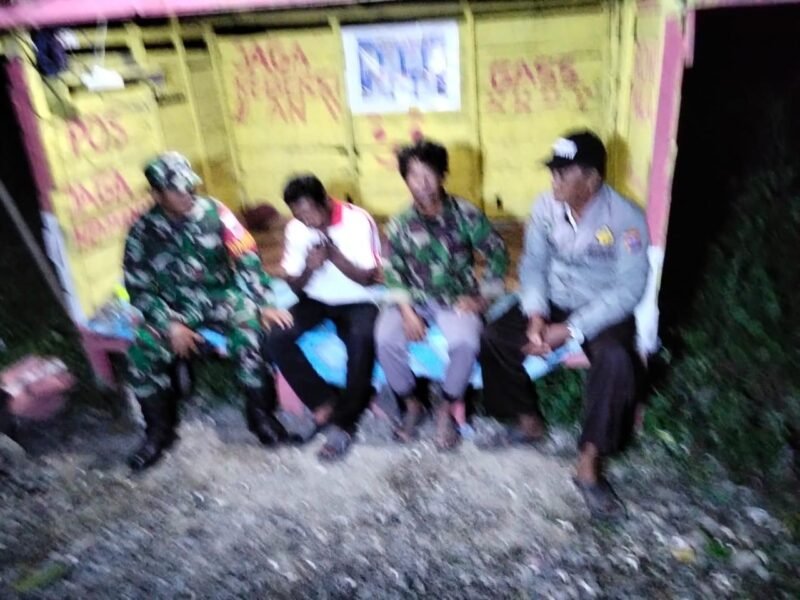 Melalui Kegiatan Siskamling Personel Kodim 1009/Tla Dan Masyarakat Jaga Keamanan Di Wilayah