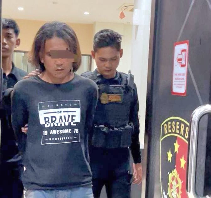Pelaku Penusukan Sopir Truk, di SPBU Bunder Gresik(Foto: Bib Gila/TargetNews.ID)