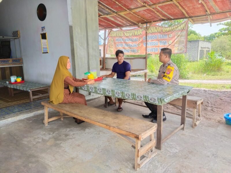 Sat Binmas Polres Pulang Pisau Melaksanakan Kegiatan Polisi RW